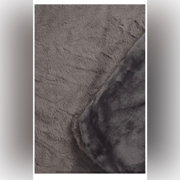 UNHIDE CUDDLE PUDDLE BRAND NEW W/BOX LARGEST BLANKET In original packaging FIRM$ - Picture 3 of 4